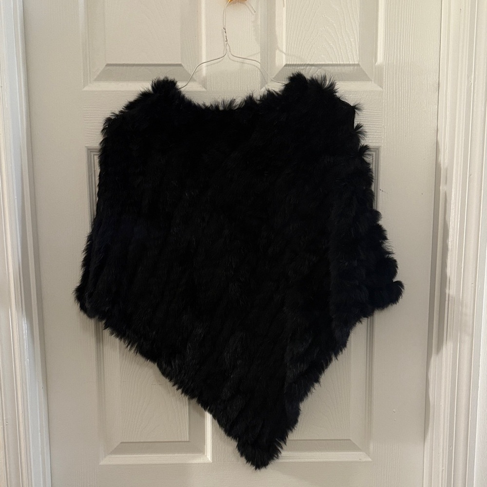 Elegant Black Faux Fur Poncho